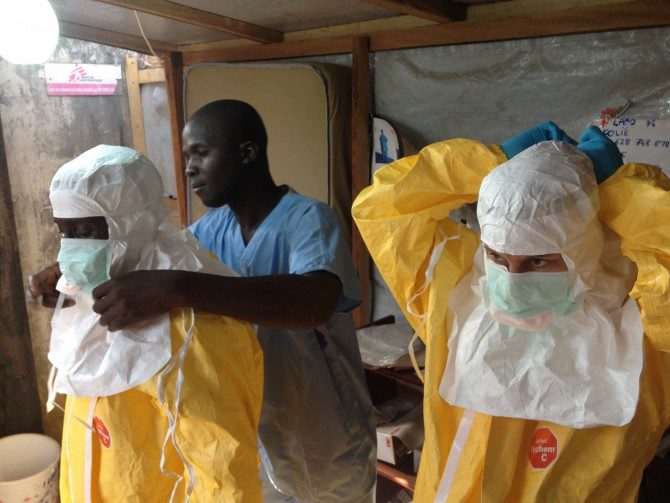 Ebola, paludisme et choléra, des tueurs complices à combattre simultanément