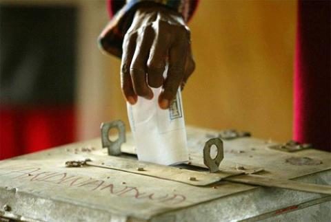 Trois dimanches, cinq élections: un octobre africain